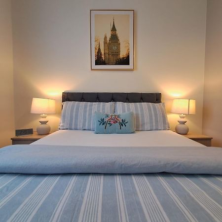 Cozy Bedroom In Lucan, دبلن المظهر الخارجي الصورة